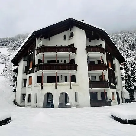 Cadras Apartman Tinzen