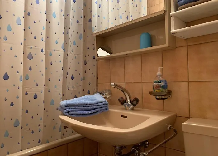 カドラス アパート Tinzen